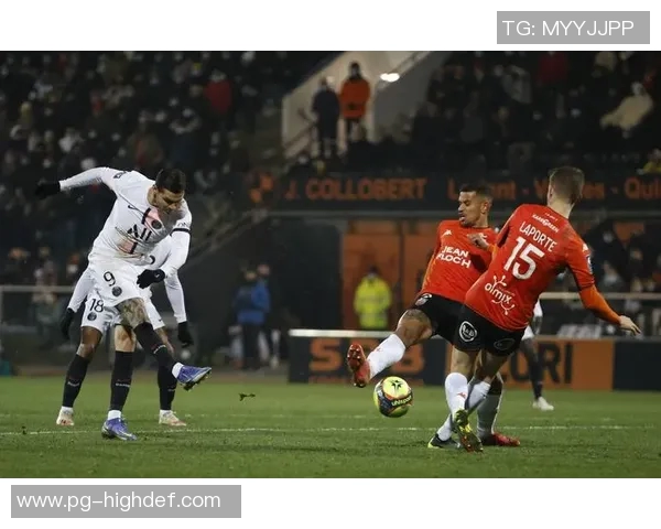 意甲激战：巴黎圣日耳曼大胜拜仁神扑瞬间点燃全场激情